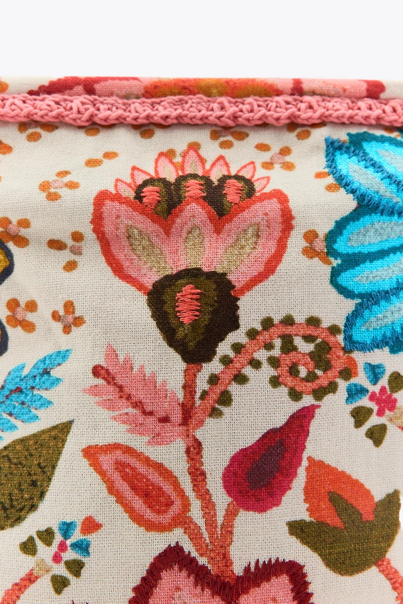 EMBROIDERED FLORAL PRINT TOILETRY BAG