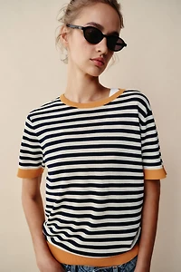 TOP EN MAILLE À RAYURES