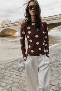 TOP EN MAILLE À POIS