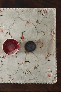 FLORAL PRINT AND LACE TRIM TABLE RUNNER