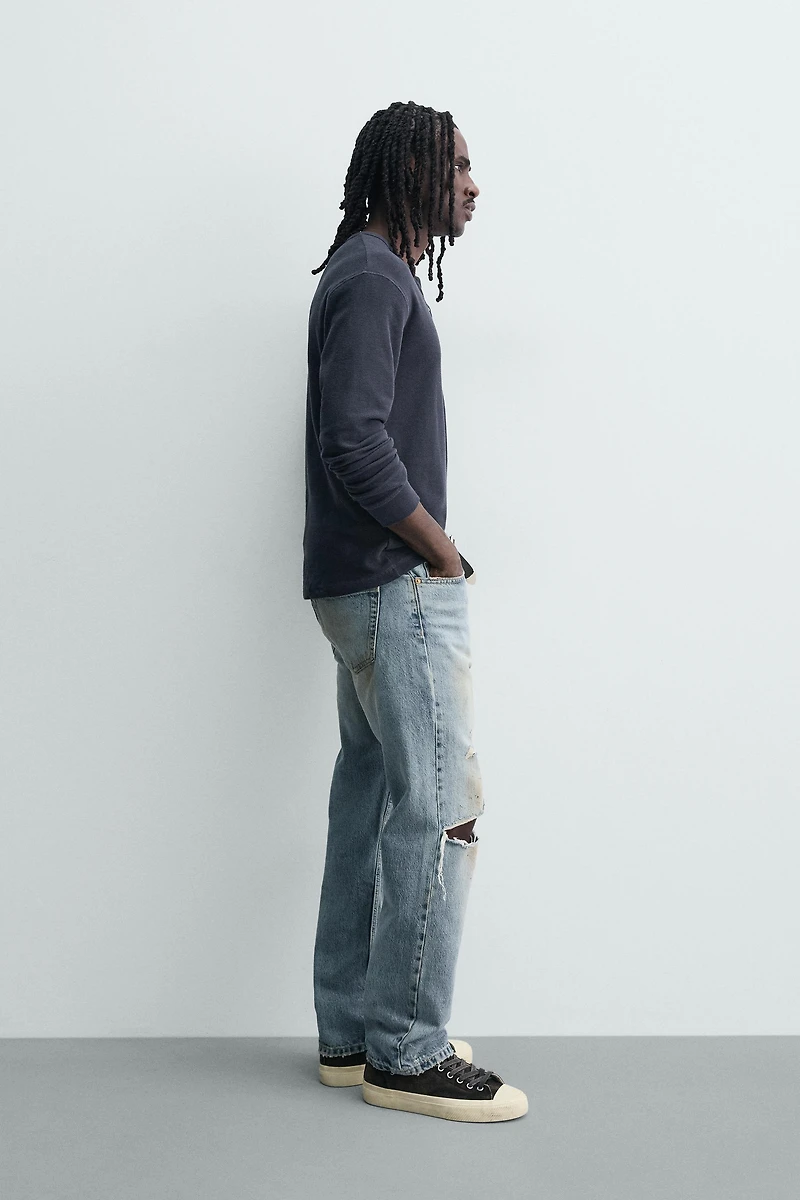 REGULAR FIT VINTAGE RIPPED JEANS