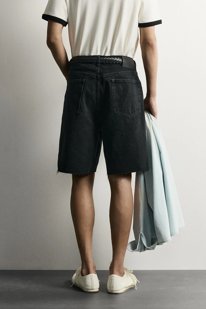 STRAIGHT FIT DENIM SHORTS