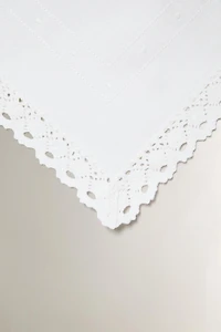 EMBROIDERED COTTON NAPKINS WITH LACE TRIM (PACK OF 2)