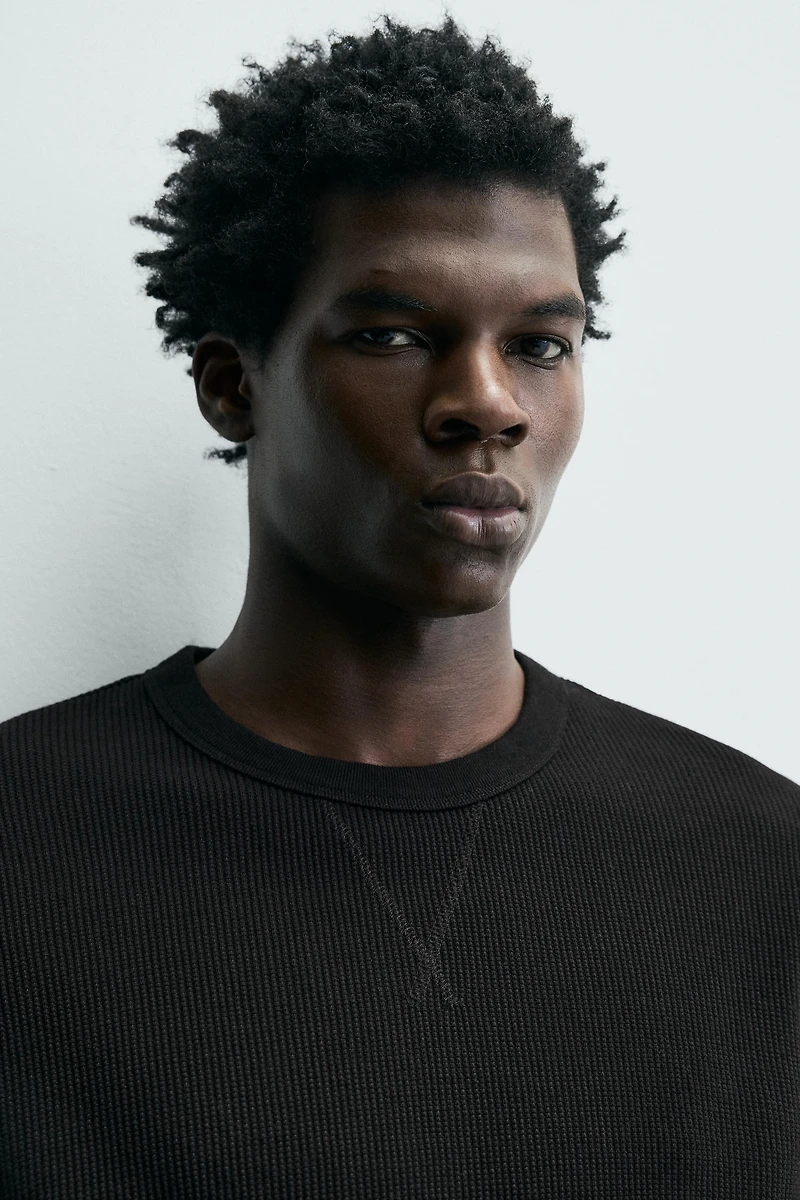 WAFFLE KNIT STRUCTURE T-SHIRT