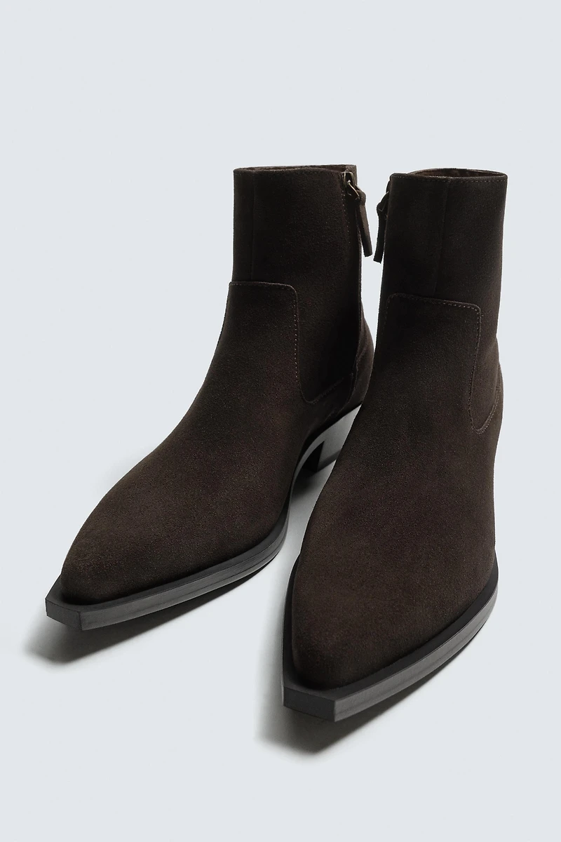POINTED TOE COWBOY BOOTS