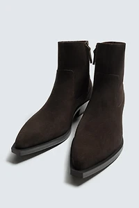POINTED TOE COWBOY BOOTS
