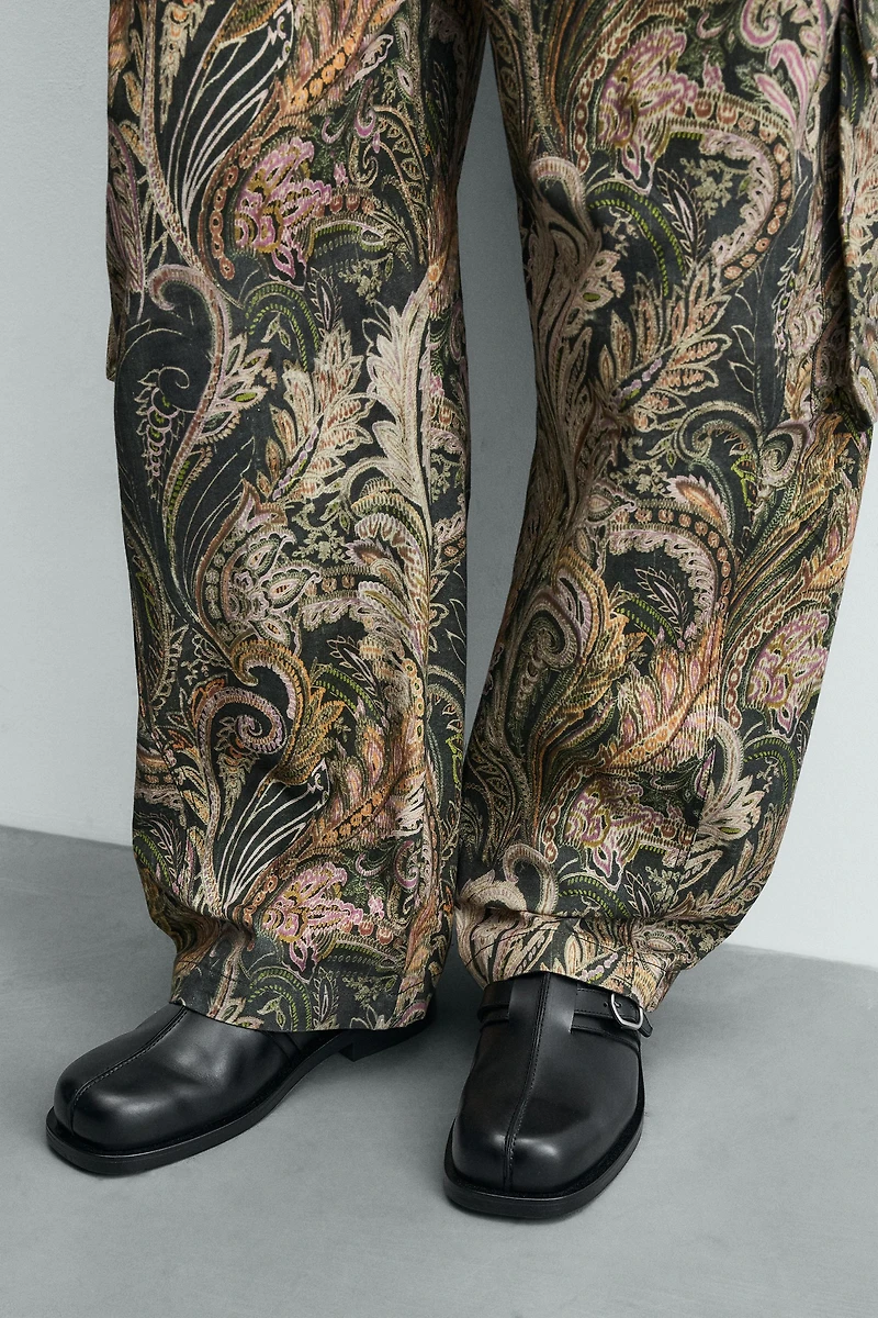 BUCKLED LEATHER CLOGS