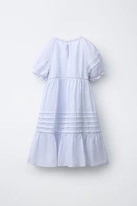 ROBE À PLIS NERVURÉS ET DENTELLE 100% RAMIE