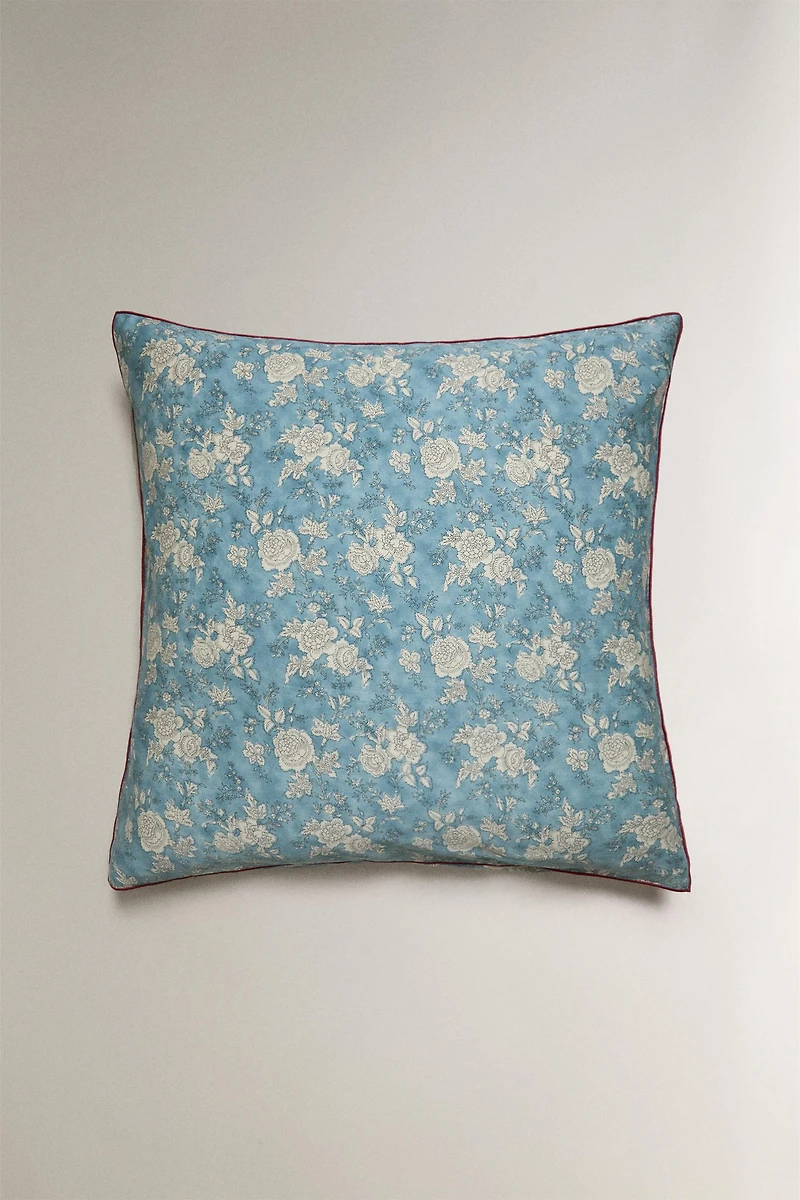 TAIE D’OREILLER SATIN FLEURS PASSEPOIL