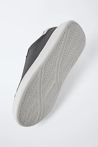 BASIC SNEAKERS