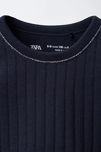 T-SHIRT SEAMLESS DE SPORT À LISERÉS BRILLANTS