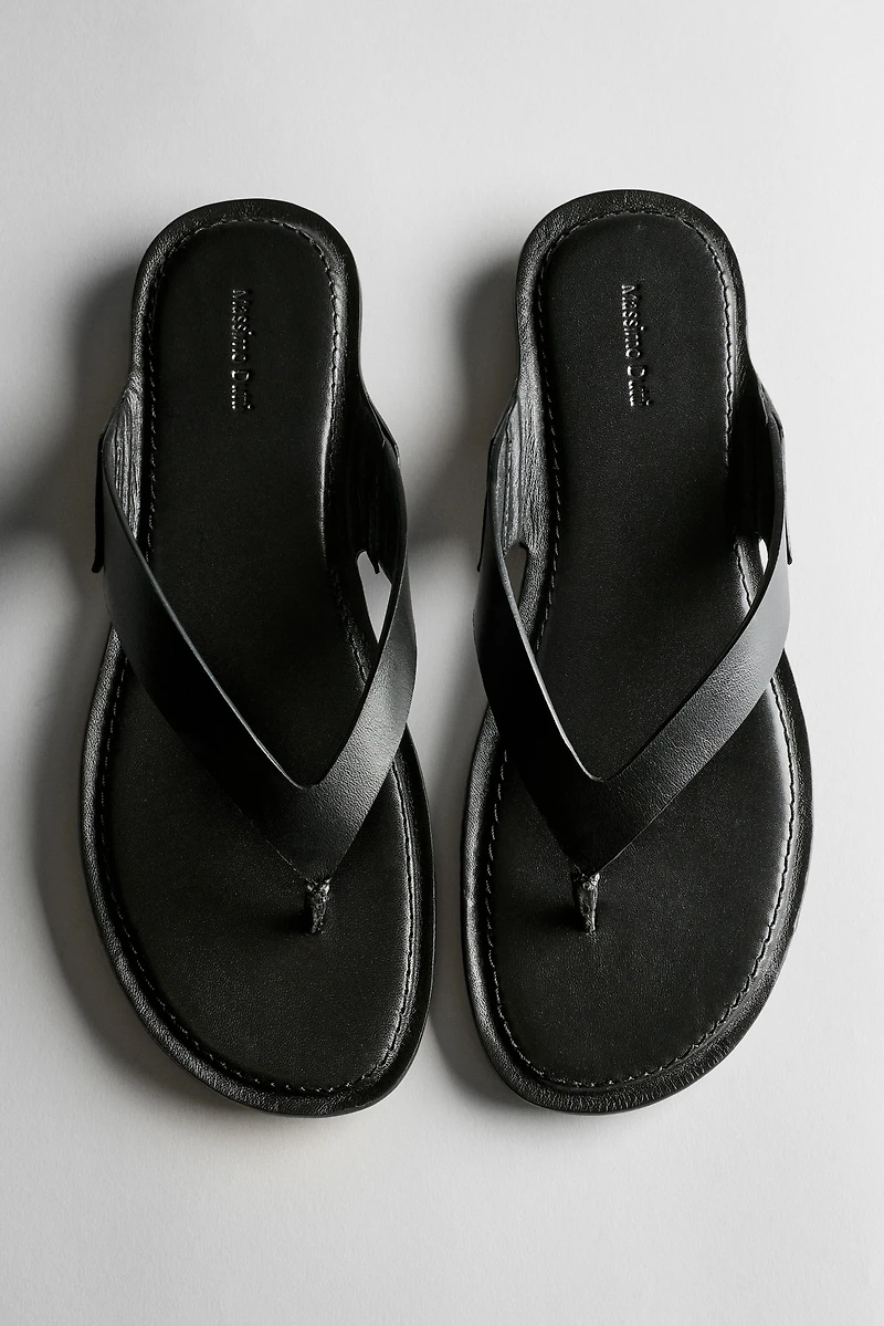 Flat leather sandals