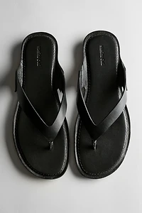 Flat leather sandals