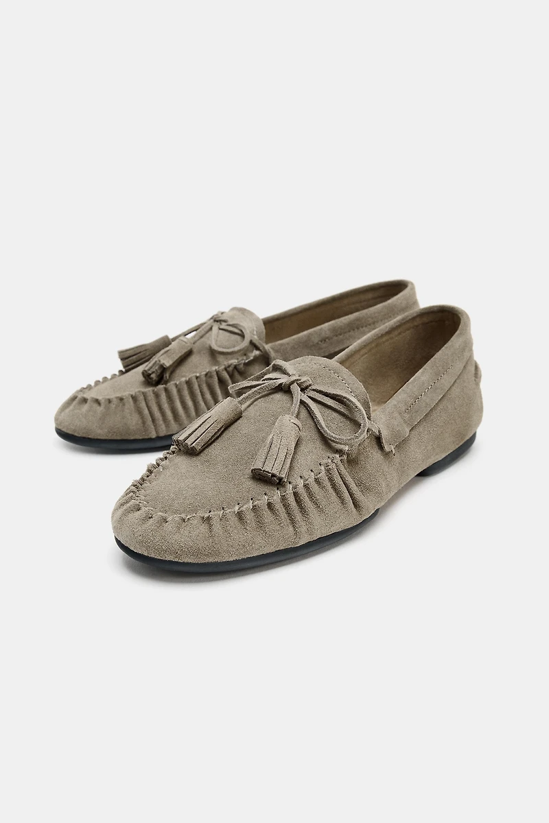 SPLIT LEATHER TASSEL LOAFERS