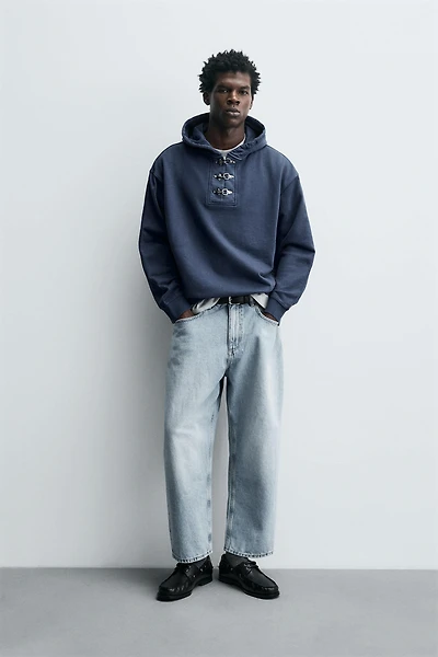 TOGGLE HOODIE SWEATSHIRT