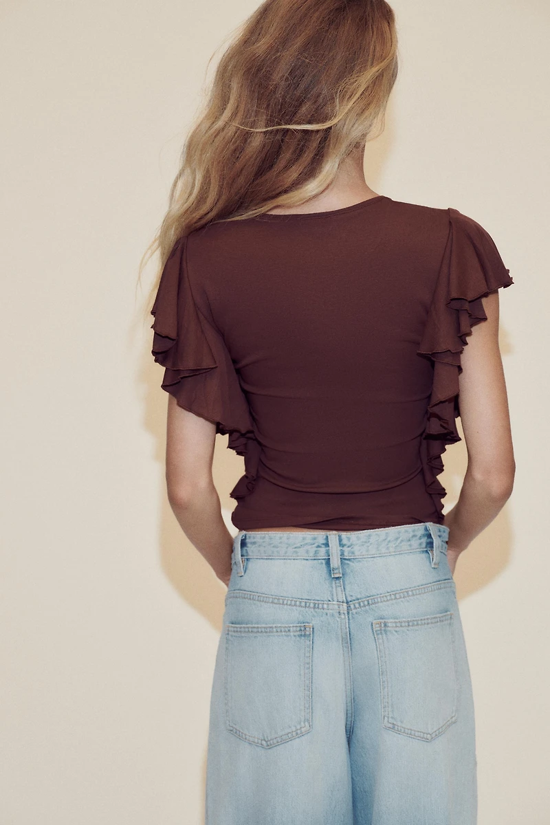 RUFFLED SLEEVE T-SHIRT