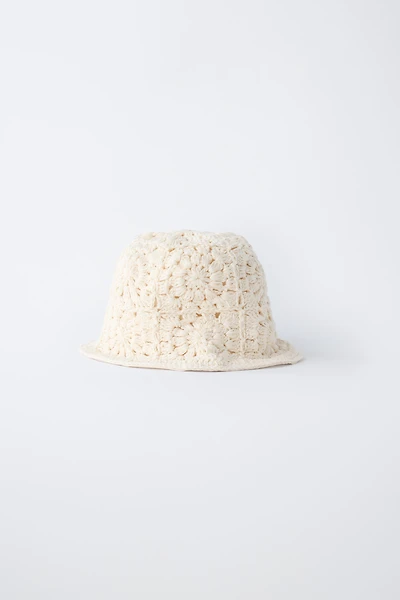 BONNET CROCHET FLEURS RÉVERSIBLE