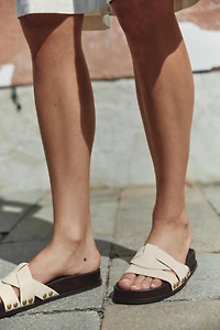 CROSSOVER FLAT LEATHER SANDALS
