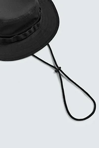 WIDE BRIM BUCKET HAT