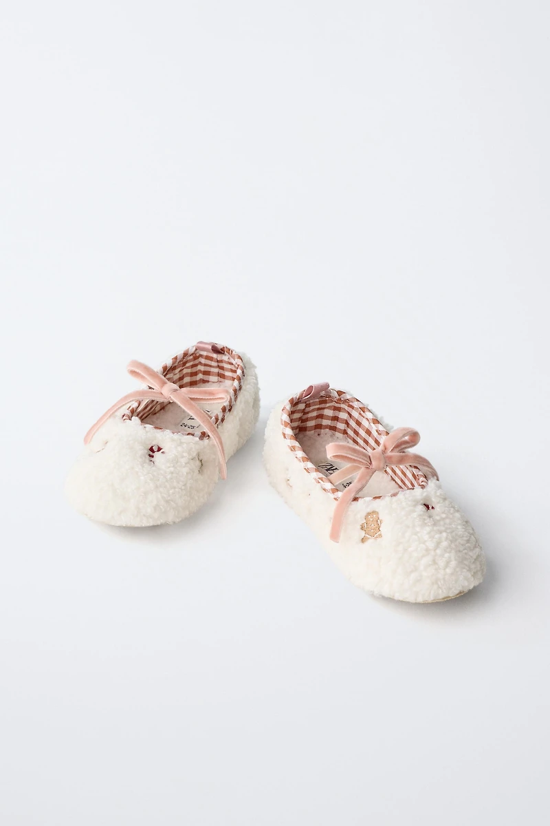 CHRISTMAS HOUSE SLIPPERS