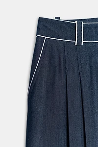 WIDE SHORTS WITH CONTRAST PIPING
