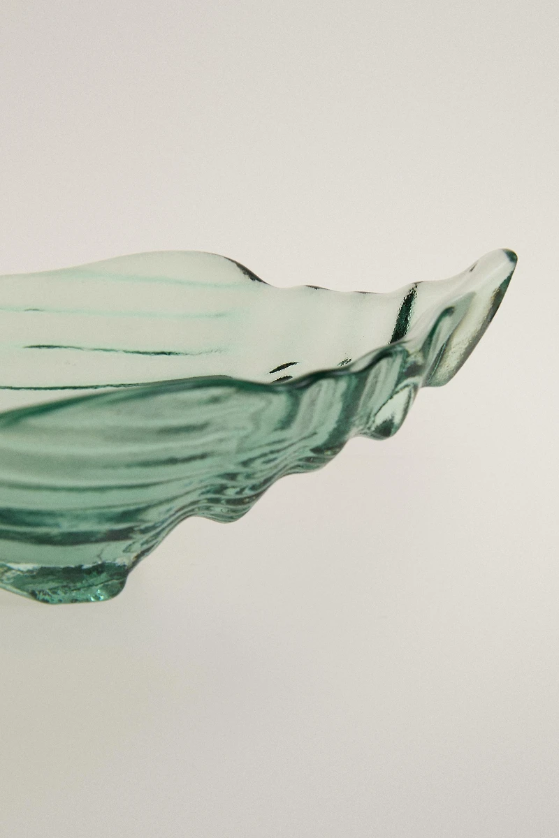 SHELL GLASS BOWL