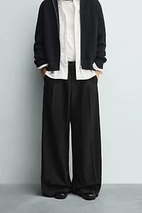 PLEATED WIDE FIT PANTS