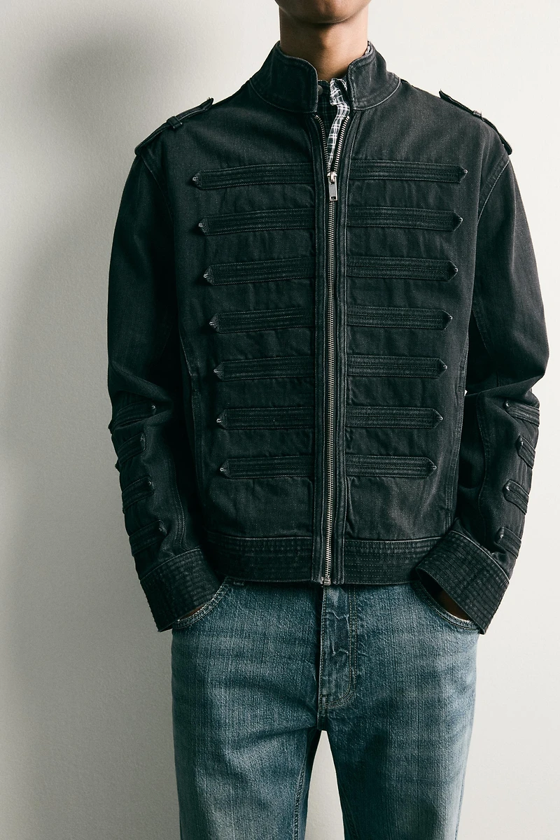 CROPPED FIT TAB DETAIL JACKET