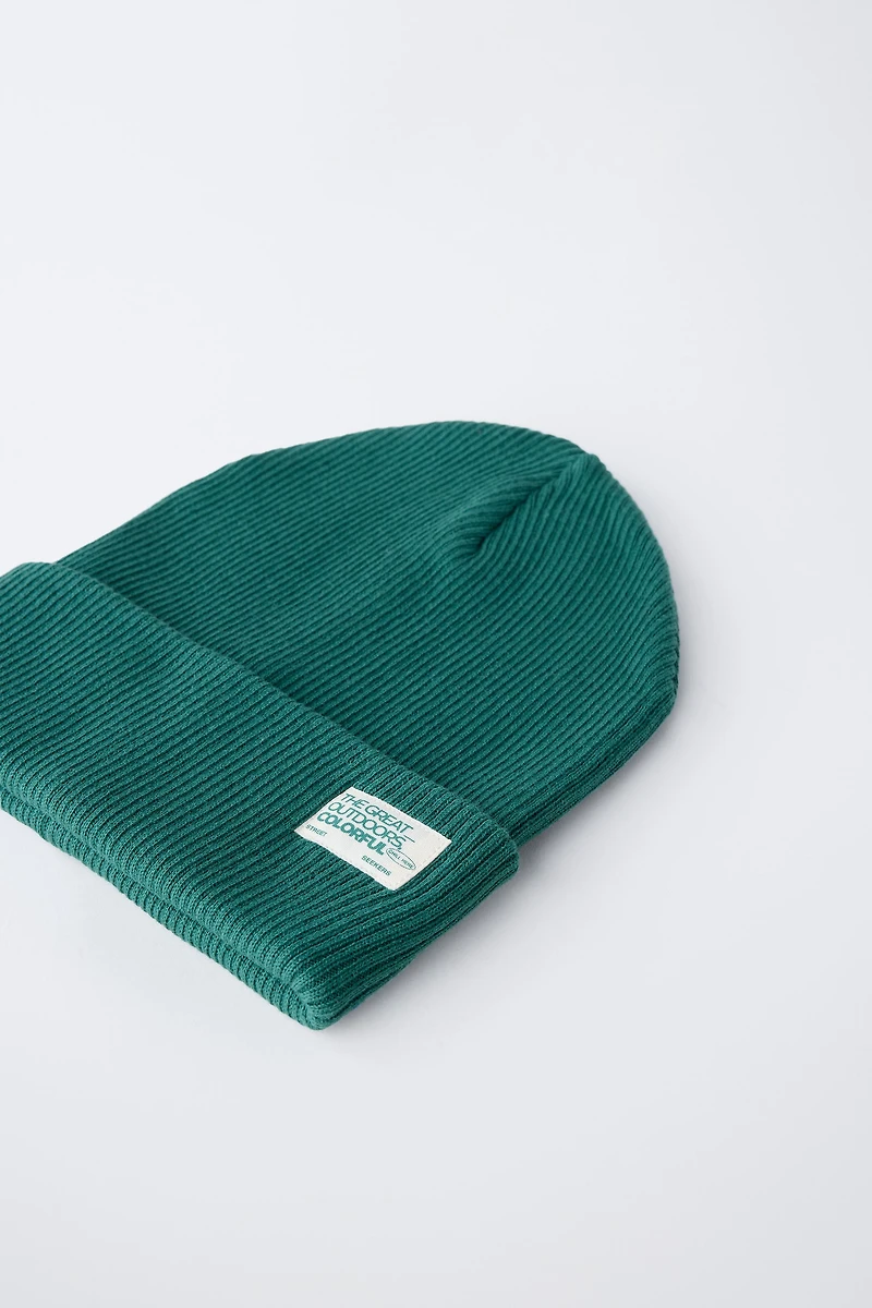 RIBBED KNIT HAT WITH LABEL