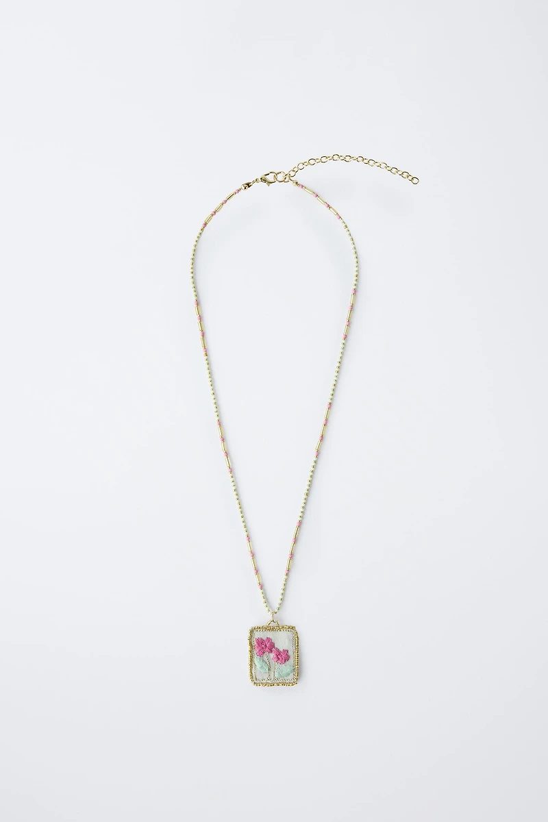 BEADED PENDANT NECKLACE