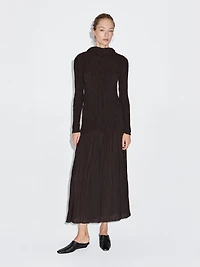 Long pleated stretch dress