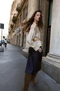 SATIN EFFECT BLOUSE WITH THIN BELT
