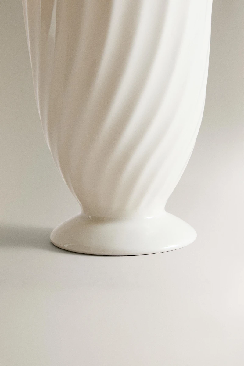 EMBOSSED CERAMIC TOOTHBRUSH TUMBLER