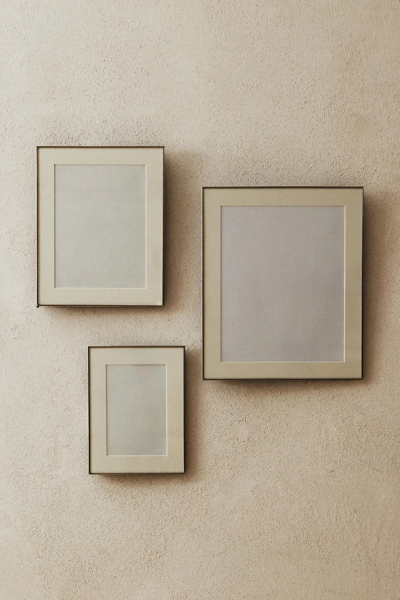 THIN SILVER PICTURE FRAME