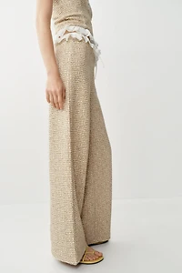 TEXTURED RUFFLE PANTS