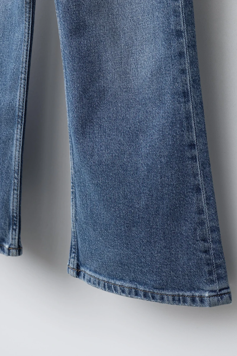 DOUBLE BUTTON FLARE JEANS