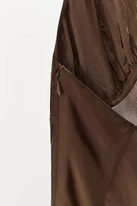 BACKLESS SATIN EFFECT DRESS