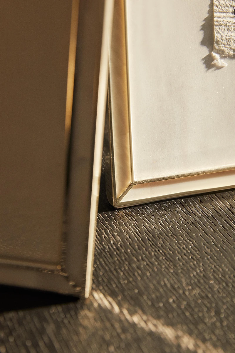 FINE-EDGE MOTHER-OF-PEARL PICTURE FRAME