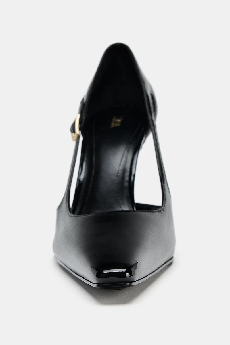 HEELS WITH SIDE OPENINGS