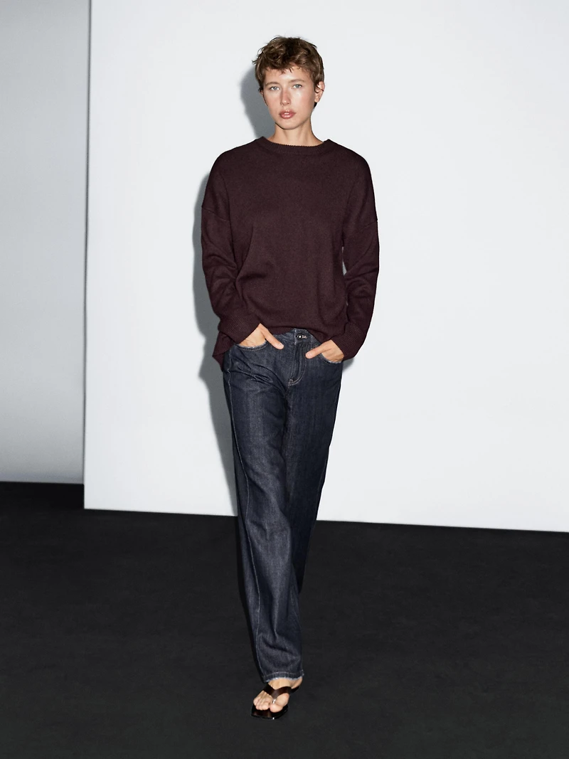 Mid-rise straight-leg jeans