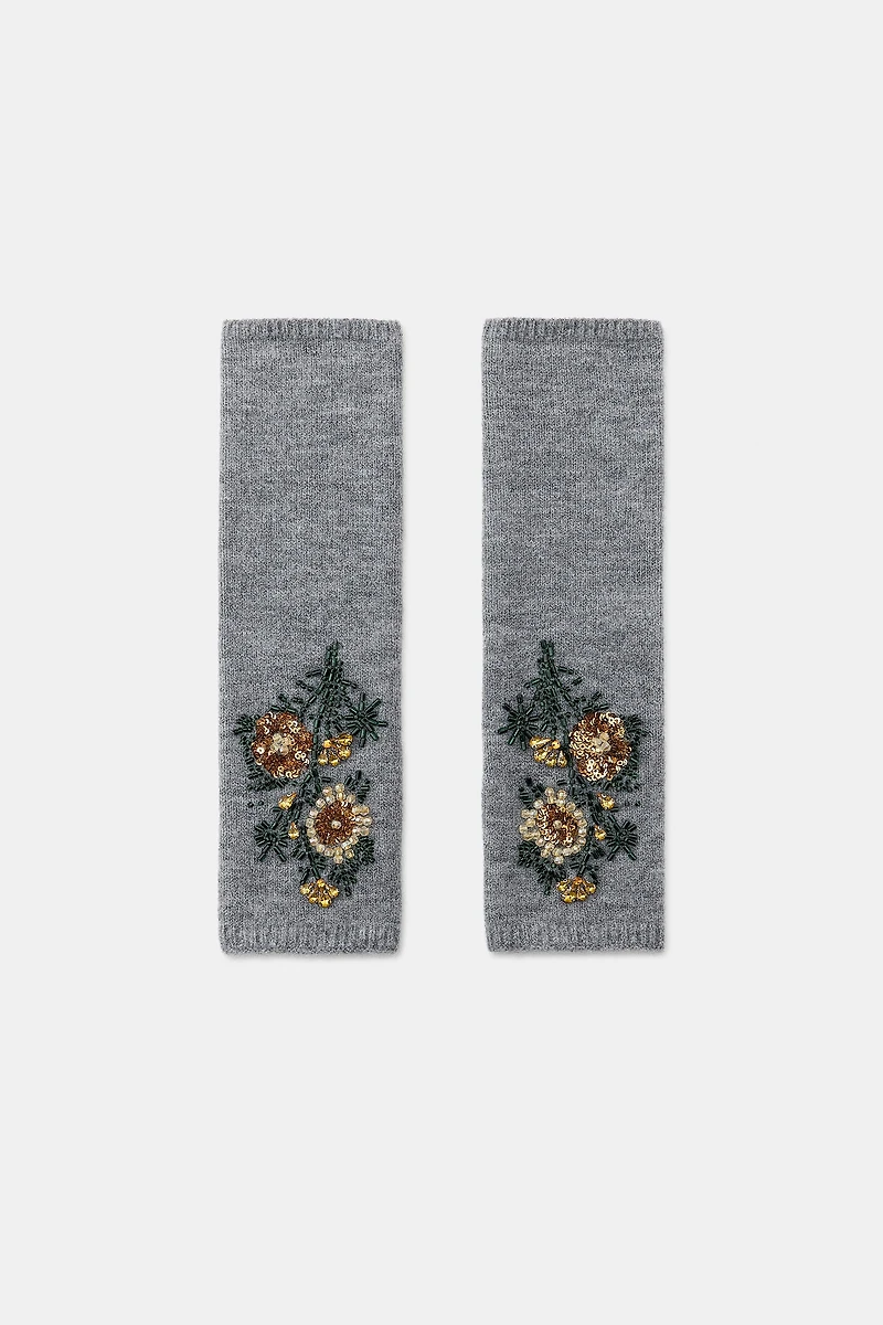 BEADED FLORAL EMBROIDERED KNIT MITTENS