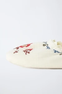 EMBROIDERED SLIPPERS