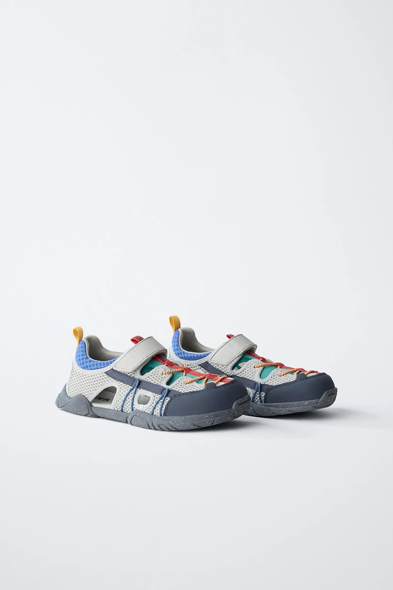 BAREFOOT SNEAKERS WITH CUTOUTS