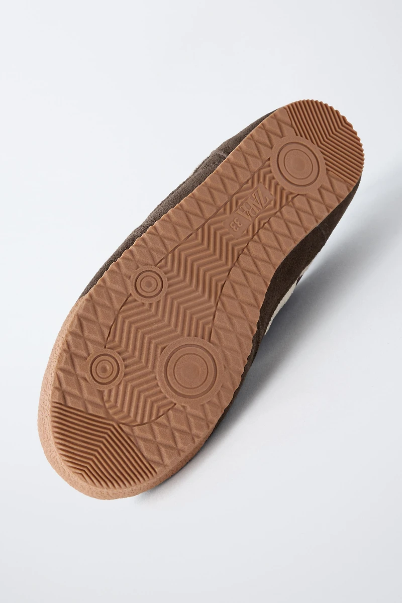 CONTRASTING ATHLETIC SNEAKERS