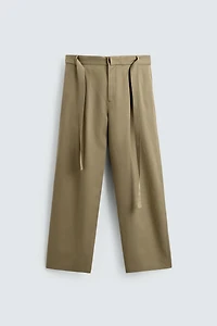 FLOWY PLEATED BELTED PANTS
