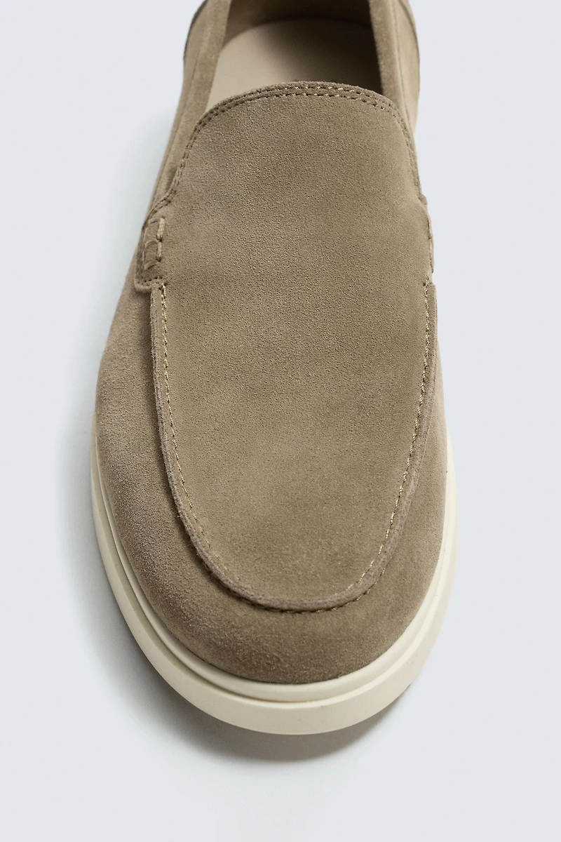 CASUAL LEATHER LOAFERS