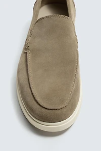 CASUAL LEATHER LOAFERS