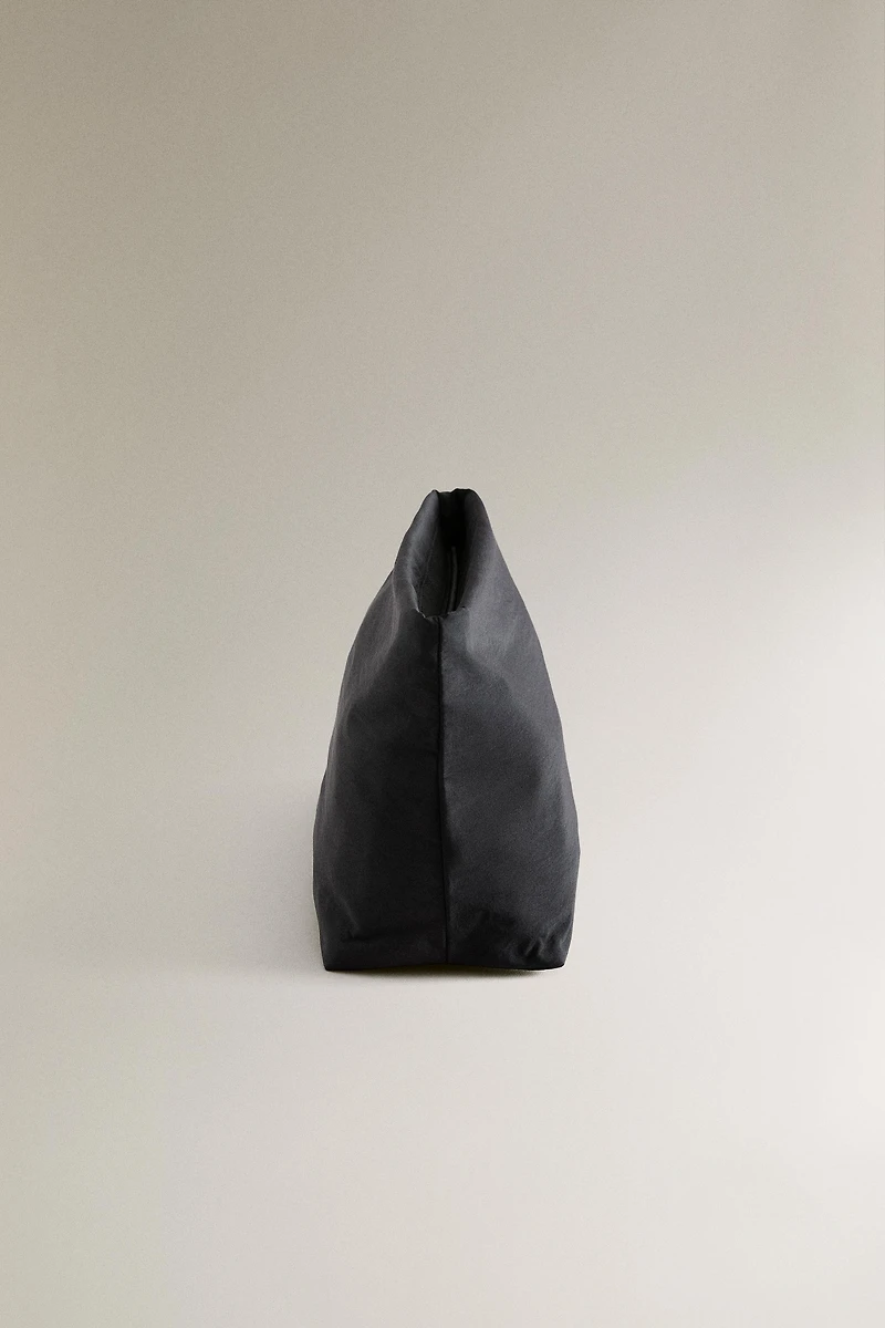 TECHNICAL FABRIC TOILETRY BAG