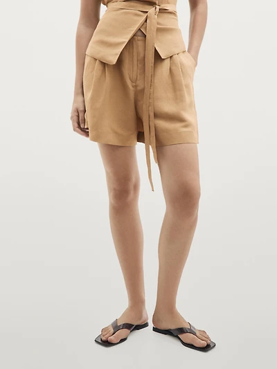 Short flowing Bermuda shorts