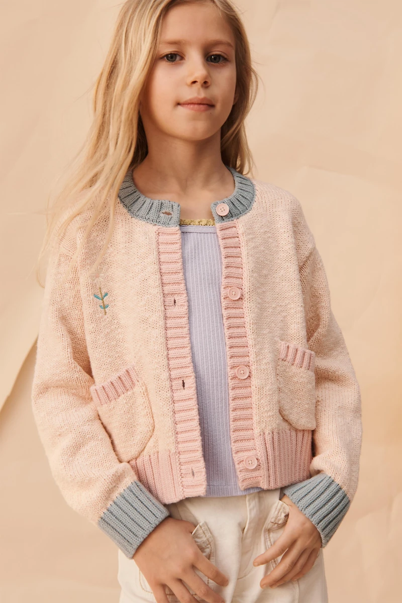 GILET EN MAILLE COLOR BLOCK FLEUR BRODÉE ÉDITION LIMITÉE
